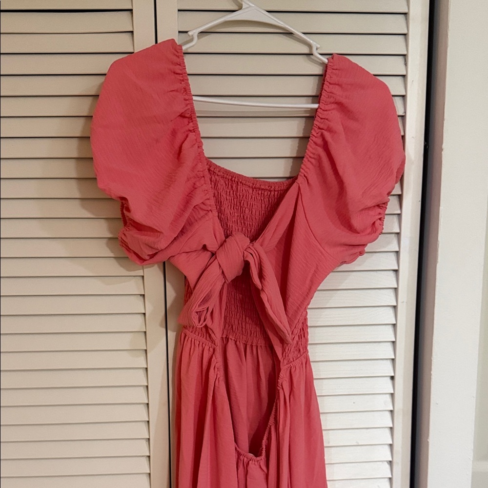 Chic Coral Maxi Dress with Puff Sleeves - Picture 3 of 4